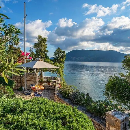 Kefalonia Original - Alexander Beachfront Fiskardo