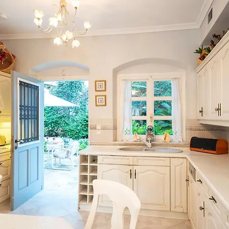 Kefalonia Original - Alexander Beachfront Villa Fiskardo