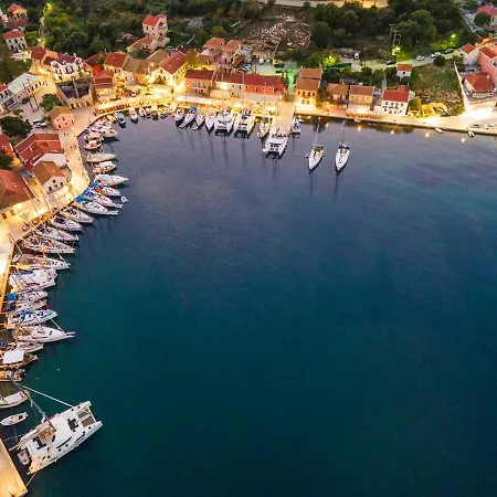 Kefalonia Original - Alexander Beachfront Fiskardo